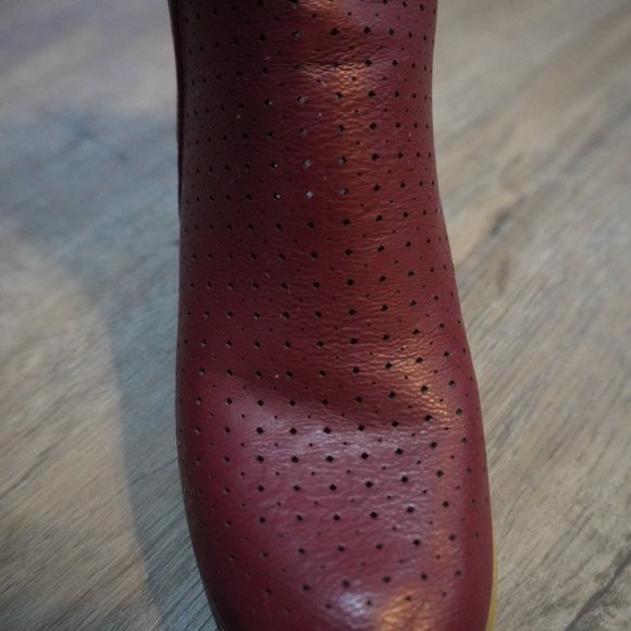 Women's Ankle Boots w/ Zipper - Size 7.5 - Picture 5 of 13